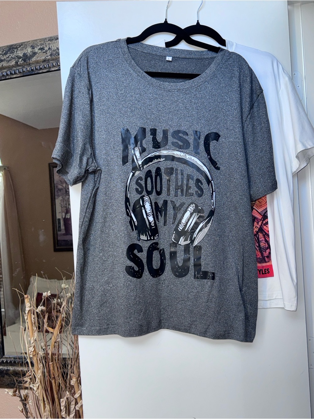Gray "Music Soothes My Soul" Headphones Graphic Tee - Unbranded